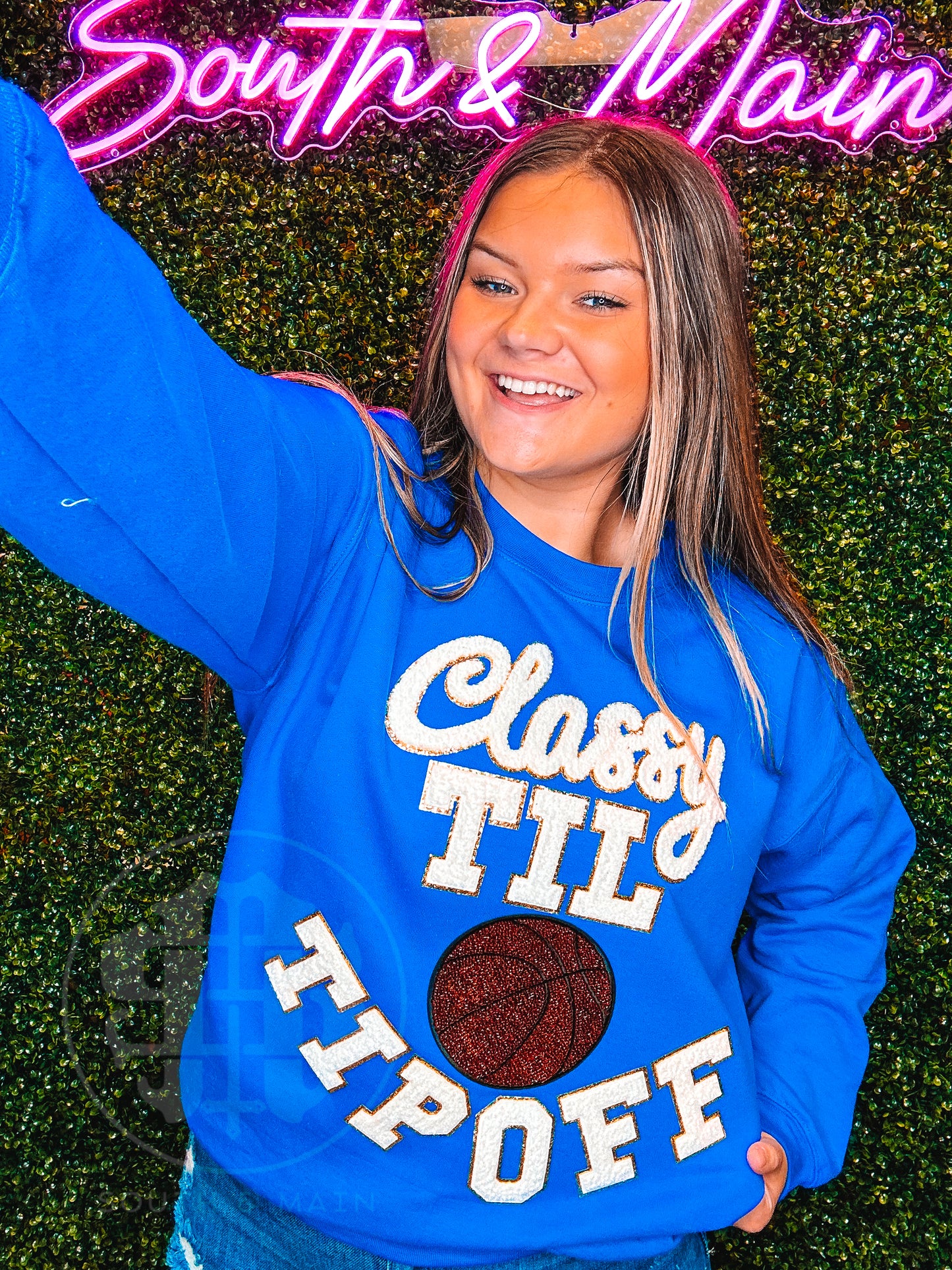White Classy TIL TIPOFF Chenille Sweatshirt