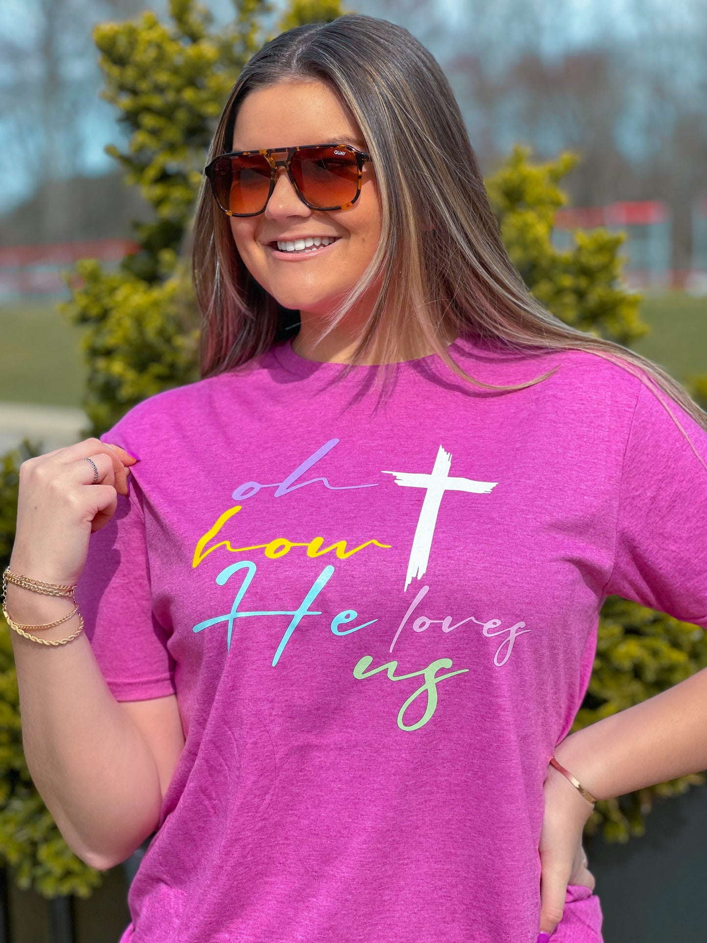 oh how He loves us T-Shirt (Berry Pink)