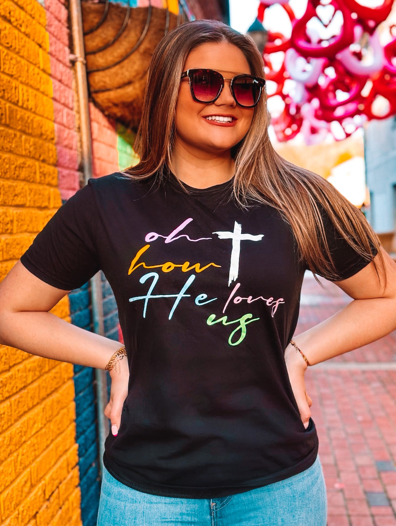 oh how He loves us T-Shirt (Black)