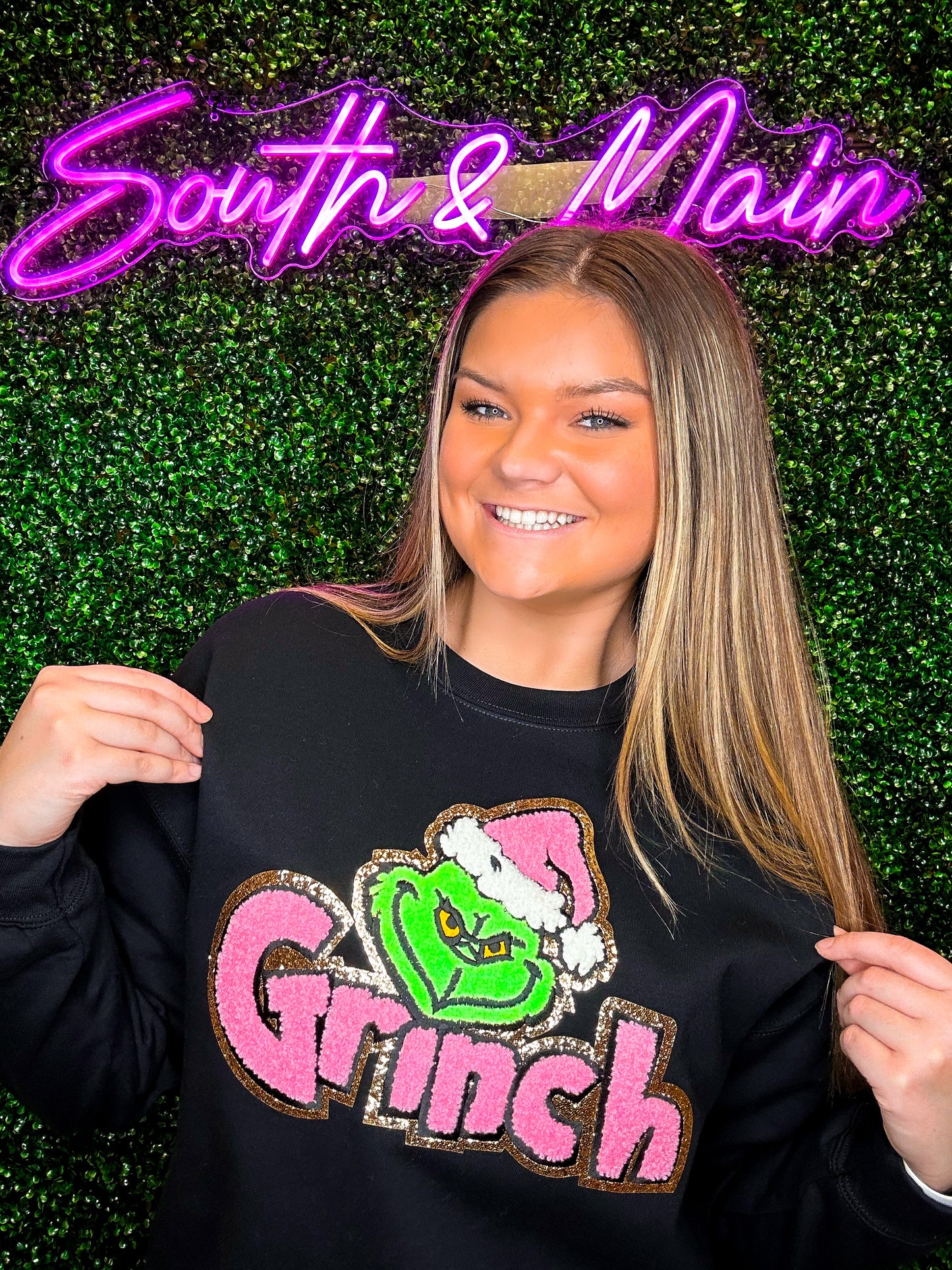 Grinch Chenille Sweatshirt - Black